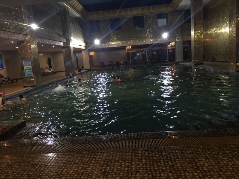 酒店室内温泉泳池