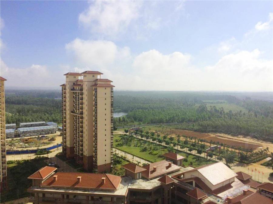 芭提雅火山岩温泉小镇