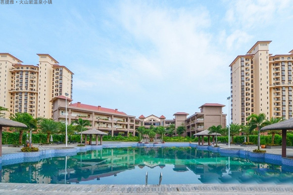 芭提雅火山岩温泉小镇